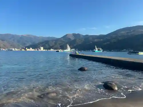 諸口神社の{uncategorized: "未分類", other: "その他", undefined: "問題あり", building: "その他建物", grave: "お墓", sacred_gate: "鳥居", guardian: "狛犬", statue: "像", buddha: "仏像", history: "歴史", nature: "自然", garden: "庭園", animal: "動物", pagoda: "塔", temizu: "手水舎", mountain_gate: "山門・神門", sanctuary: "本殿・本堂", subordinate: "末社・摂社", art: "芸術", scenery: "景色", jizo: "地蔵", ema: "絵馬", goshuin: "御朱印", omikuji: "おみくじ", items: "授与品その他", amulet: "お守り", goshuincho: "御朱印帳", eats: "食事", festival: "お祭り", votive_dance: "神楽", shichigosan: "七五三参", wedding: "結婚式", experience: "体験その他", initially: "初詣", around: "周辺", anti_infection: "感染症対策"}