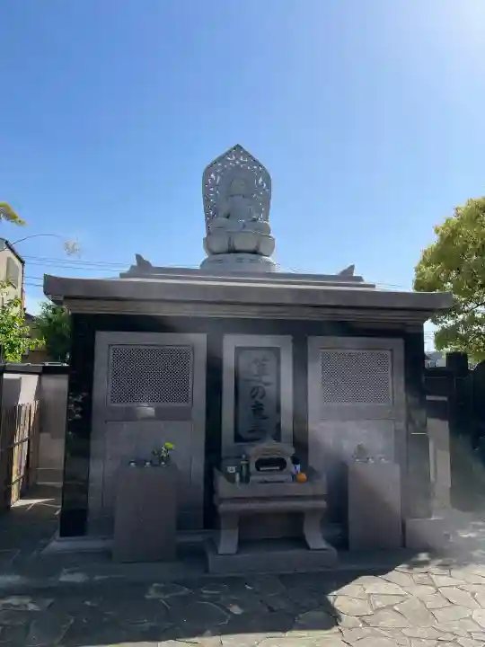 慶岸寺の{uncategorized: "未分類", other: "その他", undefined: "問題あり", building: "その他建物", grave: "お墓", sacred_gate: "鳥居", guardian: "狛犬", statue: "像", buddha: "仏像", history: "歴史", nature: "自然", garden: "庭園", animal: "動物", pagoda: "塔", temizu: "手水舎", mountain_gate: "山門・神門", sanctuary: "本殿・本堂", subordinate: "末社・摂社", art: "芸術", scenery: "景色", jizo: "地蔵", ema: "絵馬", goshuin: "御朱印", omikuji: "おみくじ", items: "授与品その他", amulet: "お守り", goshuincho: "御朱印帳", eats: "食事", festival: "お祭り", votive_dance: "神楽", shichigosan: "七五三参", wedding: "結婚式", experience: "体験その他", initially: "初詣", around: "周辺", anti_infection: "感染症対策"}