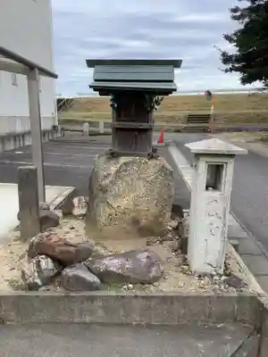 三明神社(神領町)の末社・摂社
