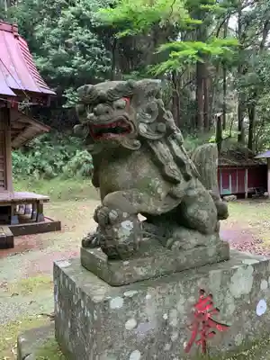 神明神社の狛犬