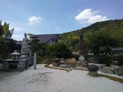 法光寺の庭園