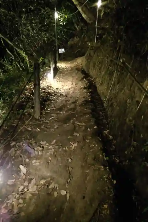 穴弘法(古城山遍照閣)(岐阜県)