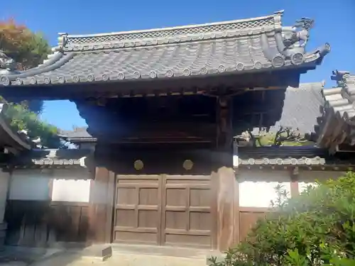 崇福寺の山門