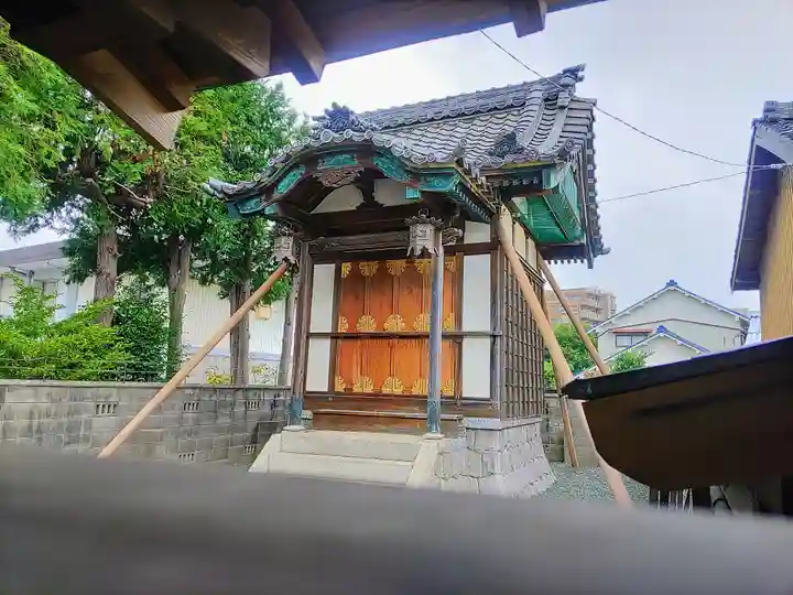 稲荷社(寄住町)の本殿・本堂