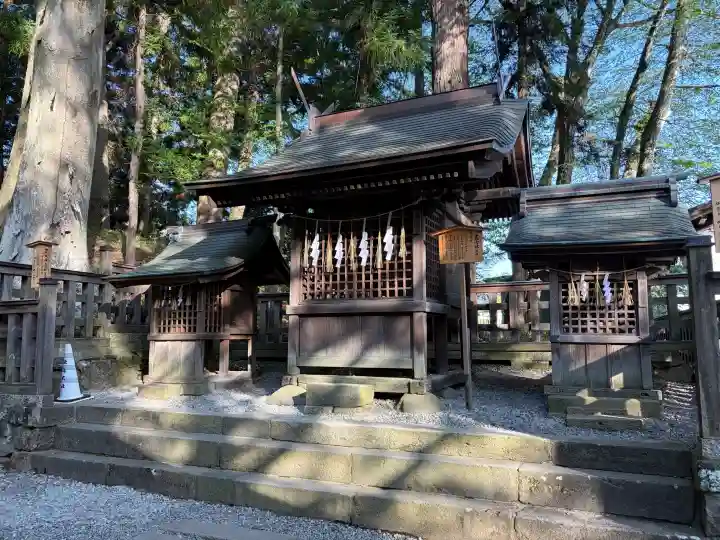 諏訪大社下社秋宮の{uncategorized: "未分類", other: "その他", undefined: "問題あり", building: "その他建物", grave: "お墓", sacred_gate: "鳥居", guardian: "狛犬", statue: "像", buddha: "仏像", history: "歴史", nature: "自然", garden: "庭園", animal: "動物", pagoda: "塔", temizu: "手水舎", mountain_gate: "山門・神門", sanctuary: "本殿・本堂", subordinate: "末社・摂社", art: "芸術", scenery: "景色", jizo: "地蔵", ema: "絵馬", goshuin: "御朱印", omikuji: "おみくじ", items: "授与品その他", amulet: "お守り", goshuincho: "御朱印帳", eats: "食事", festival: "お祭り", votive_dance: "神楽", shichigosan: "七五三参", wedding: "結婚式", experience: "体験その他", initially: "初詣", around: "周辺", anti_infection: "感染症対策"}