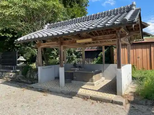 春日神社の{uncategorized: "未分類", other: "その他", undefined: "問題あり", building: "その他建物", grave: "お墓", sacred_gate: "鳥居", guardian: "狛犬", statue: "像", buddha: "仏像", history: "歴史", nature: "自然", garden: "庭園", animal: "動物", pagoda: "塔", temizu: "手水舎", mountain_gate: "山門・神門", sanctuary: "本殿・本堂", subordinate: "末社・摂社", art: "芸術", scenery: "景色", jizo: "地蔵", ema: "絵馬", goshuin: "御朱印", omikuji: "おみくじ", items: "授与品その他", amulet: "お守り", goshuincho: "御朱印帳", eats: "食事", festival: "お祭り", votive_dance: "神楽", shichigosan: "七五三参", wedding: "結婚式", experience: "体験その他", initially: "初詣", around: "周辺", anti_infection: "感染症対策"}