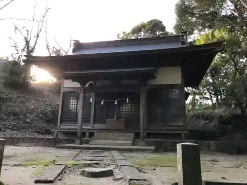 六所神社の本殿