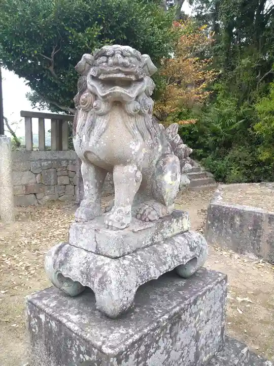 國鉾神社の狛犬