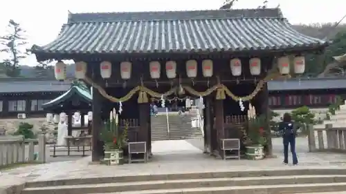 吉備津彦神社の山門