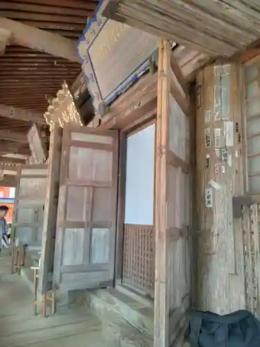 青岸渡寺の本殿・本堂