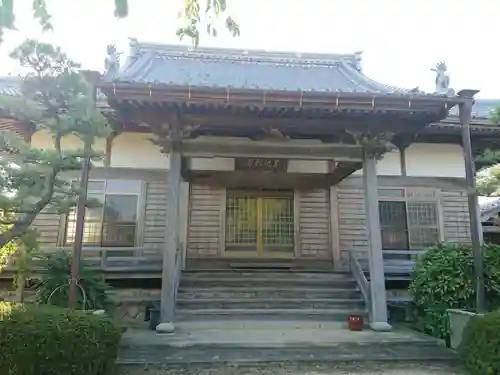 乗願寺の本殿・本堂