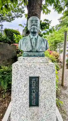 鎮守氷川神社の像