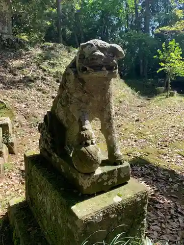 八幡神社の狛犬