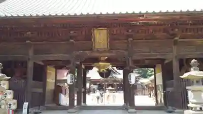 妻沼聖天山歓喜院の山門・神門