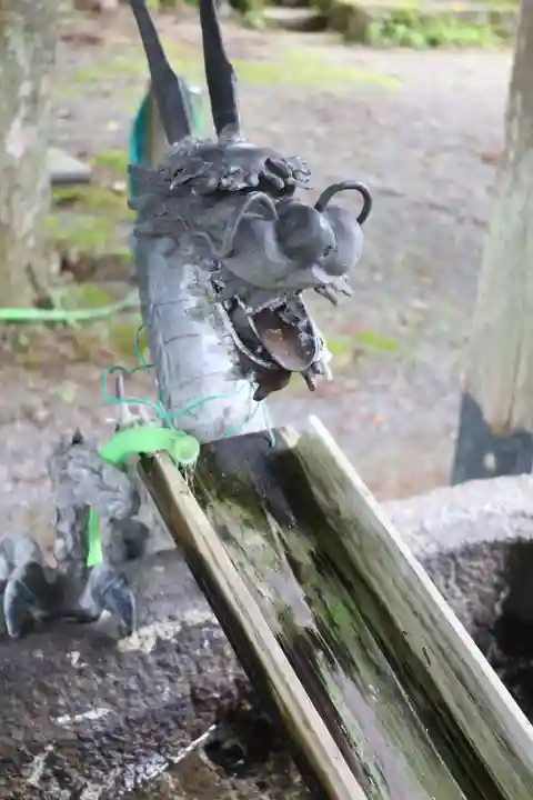 山中諏訪神社(山梨県)