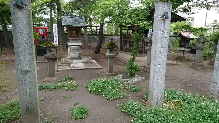 穴切大神社の末社・摂社