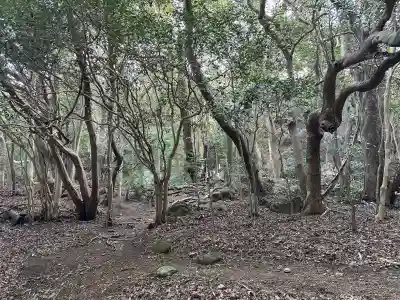 立石神社の{uncategorized: "未分類", other: "その他", undefined: "問題あり", building: "その他建物", grave: "お墓", sacred_gate: "鳥居", guardian: "狛犬", statue: "像", buddha: "仏像", history: "歴史", nature: "自然", garden: "庭園", animal: "動物", pagoda: "塔", temizu: "手水舎", mountain_gate: "山門・神門", sanctuary: "本殿・本堂", subordinate: "末社・摂社", art: "芸術", scenery: "景色", jizo: "地蔵", ema: "絵馬", goshuin: "御朱印", omikuji: "おみくじ", items: "授与品その他", amulet: "お守り", goshuincho: "御朱印帳", eats: "食事", festival: "お祭り", votive_dance: "神楽", shichigosan: "七五三参", wedding: "結婚式", experience: "体験その他", initially: "初詣", around: "周辺", anti_infection: "感染症対策"}
