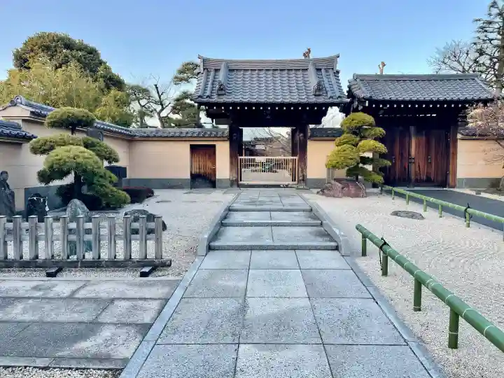 蓮花寺の{uncategorized: "未分類", other: "その他", undefined: "問題あり", building: "その他建物", grave: "お墓", sacred_gate: "鳥居", guardian: "狛犬", statue: "像", buddha: "仏像", history: "歴史", nature: "自然", garden: "庭園", animal: "動物", pagoda: "塔", temizu: "手水舎", mountain_gate: "山門・神門", sanctuary: "本殿・本堂", subordinate: "末社・摂社", art: "芸術", scenery: "景色", jizo: "地蔵", ema: "絵馬", goshuin: "御朱印", omikuji: "おみくじ", items: "授与品その他", amulet: "お守り", goshuincho: "御朱印帳", eats: "食事", festival: "お祭り", votive_dance: "神楽", shichigosan: "七五三参", wedding: "結婚式", experience: "体験その他", initially: "初詣", around: "周辺", anti_infection: "感染症対策"}