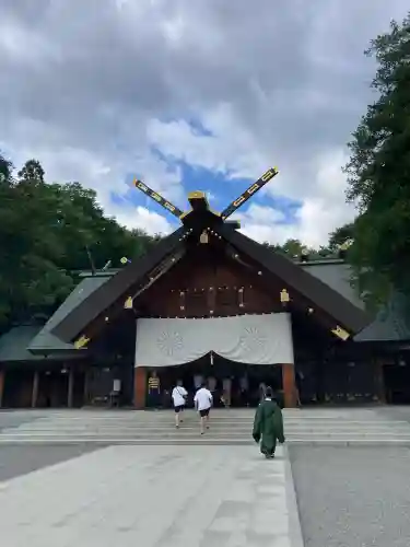 北海道神宮の{uncategorized: "未分類", other: "その他", undefined: "問題あり", building: "その他建物", grave: "お墓", sacred_gate: "鳥居", guardian: "狛犬", statue: "像", buddha: "仏像", history: "歴史", nature: "自然", garden: "庭園", animal: "動物", pagoda: "塔", temizu: "手水舎", mountain_gate: "山門・神門", sanctuary: "本殿・本堂", subordinate: "末社・摂社", art: "芸術", scenery: "景色", jizo: "地蔵", ema: "絵馬", goshuin: "御朱印", omikuji: "おみくじ", items: "授与品その他", amulet: "お守り", goshuincho: "御朱印帳", eats: "食事", festival: "お祭り", votive_dance: "神楽", shichigosan: "七五三参", wedding: "結婚式", experience: "体験その他", initially: "初詣", around: "周辺", anti_infection: "感染症対策"}