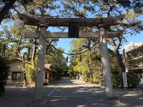 浜松八幡宮の{uncategorized: "未分類", other: "その他", undefined: "問題あり", building: "その他建物", grave: "お墓", sacred_gate: "鳥居", guardian: "狛犬", statue: "像", buddha: "仏像", history: "歴史", nature: "自然", garden: "庭園", animal: "動物", pagoda: "塔", temizu: "手水舎", mountain_gate: "山門・神門", sanctuary: "本殿・本堂", subordinate: "末社・摂社", art: "芸術", scenery: "景色", jizo: "地蔵", ema: "絵馬", goshuin: "御朱印", omikuji: "おみくじ", items: "授与品その他", amulet: "お守り", goshuincho: "御朱印帳", eats: "食事", festival: "お祭り", votive_dance: "神楽", shichigosan: "七五三参", wedding: "結婚式", experience: "体験その他", initially: "初詣", around: "周辺", anti_infection: "感染症対策"}
