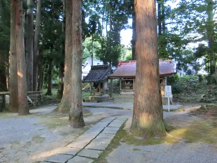雄山神社中宮祈願殿のその他建物