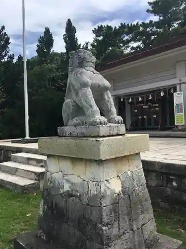 沖縄県護国神社の狛犬