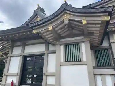 氷川神社の{uncategorized: "未分類", other: "その他", undefined: "問題あり", building: "その他建物", grave: "お墓", sacred_gate: "鳥居", guardian: "狛犬", statue: "像", buddha: "仏像", history: "歴史", nature: "自然", garden: "庭園", animal: "動物", pagoda: "塔", temizu: "手水舎", mountain_gate: "山門・神門", sanctuary: "本殿・本堂", subordinate: "末社・摂社", art: "芸術", scenery: "景色", jizo: "地蔵", ema: "絵馬", goshuin: "御朱印", omikuji: "おみくじ", items: "授与品その他", amulet: "お守り", goshuincho: "御朱印帳", eats: "食事", festival: "お祭り", votive_dance: "神楽", shichigosan: "七五三参", wedding: "結婚式", experience: "体験その他", initially: "初詣", around: "周辺", anti_infection: "感染症対策"}
