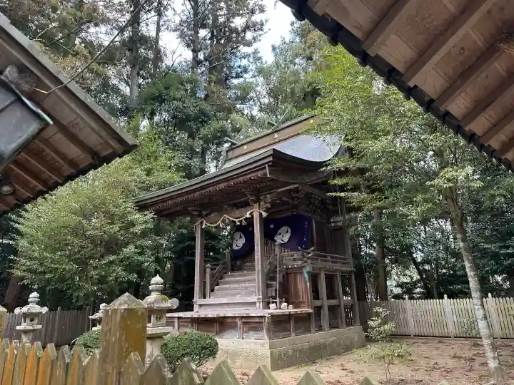 野間神社の{uncategorized: "未分類", other: "その他", undefined: "問題あり", building: "その他建物", grave: "お墓", sacred_gate: "鳥居", guardian: "狛犬", statue: "像", buddha: "仏像", history: "歴史", nature: "自然", garden: "庭園", animal: "動物", pagoda: "塔", temizu: "手水舎", mountain_gate: "山門・神門", sanctuary: "本殿・本堂", subordinate: "末社・摂社", art: "芸術", scenery: "景色", jizo: "地蔵", ema: "絵馬", goshuin: "御朱印", omikuji: "おみくじ", items: "授与品その他", amulet: "お守り", goshuincho: "御朱印帳", eats: "食事", festival: "お祭り", votive_dance: "神楽", shichigosan: "七五三参", wedding: "結婚式", experience: "体験その他", initially: "初詣", around: "周辺", anti_infection: "感染症対策"}