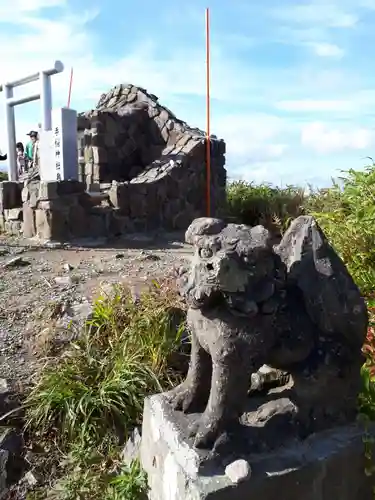 手稲神社奥宮の狛犬