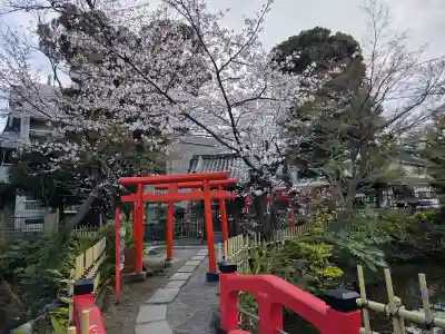 瀧泉寺（目黒不動尊）の{uncategorized: "未分類", other: "その他", undefined: "問題あり", building: "その他建物", grave: "お墓", sacred_gate: "鳥居", guardian: "狛犬", statue: "像", buddha: "仏像", history: "歴史", nature: "自然", garden: "庭園", animal: "動物", pagoda: "塔", temizu: "手水舎", mountain_gate: "山門・神門", sanctuary: "本殿・本堂", subordinate: "末社・摂社", art: "芸術", scenery: "景色", jizo: "地蔵", ema: "絵馬", goshuin: "御朱印", omikuji: "おみくじ", items: "授与品その他", amulet: "お守り", goshuincho: "御朱印帳", eats: "食事", festival: "お祭り", votive_dance: "神楽", shichigosan: "七五三参", wedding: "結婚式", experience: "体験その他", initially: "初詣", around: "周辺", anti_infection: "感染症対策"}