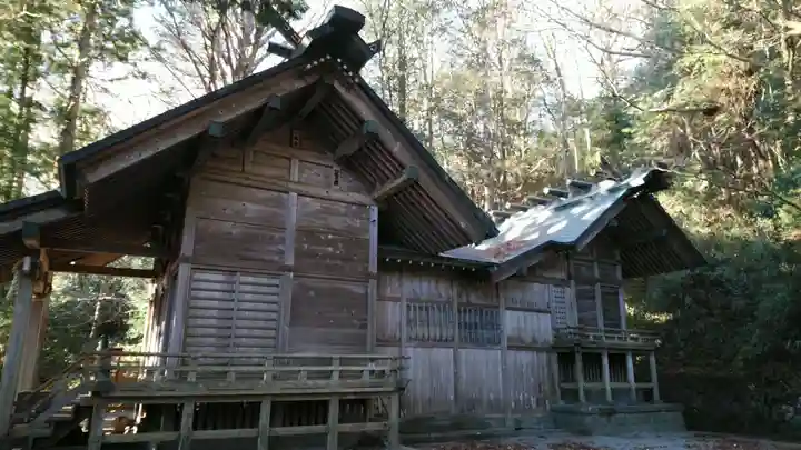 諏訪神社の本殿・本堂