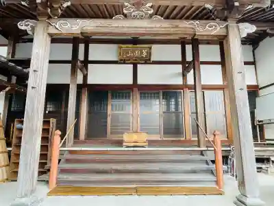 本正寺の{uncategorized: "未分類", other: "その他", undefined: "問題あり", building: "その他建物", grave: "お墓", sacred_gate: "鳥居", guardian: "狛犬", statue: "像", buddha: "仏像", history: "歴史", nature: "自然", garden: "庭園", animal: "動物", pagoda: "塔", temizu: "手水舎", mountain_gate: "山門・神門", sanctuary: "本殿・本堂", subordinate: "末社・摂社", art: "芸術", scenery: "景色", jizo: "地蔵", ema: "絵馬", goshuin: "御朱印", omikuji: "おみくじ", items: "授与品その他", amulet: "お守り", goshuincho: "御朱印帳", eats: "食事", festival: "お祭り", votive_dance: "神楽", shichigosan: "七五三参", wedding: "結婚式", experience: "体験その他", initially: "初詣", around: "周辺", anti_infection: "感染症対策"}