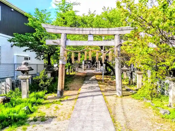 白山神社の鳥居