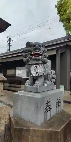 神明社・八幡社合殿（中杉町）の狛犬
