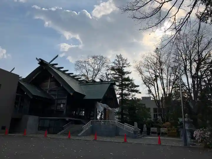信濃神社の本殿・本堂