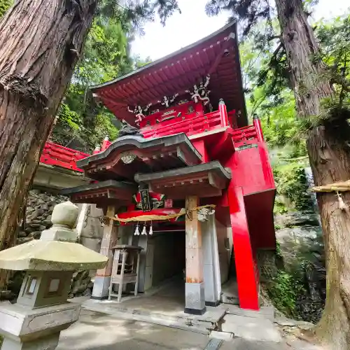 大正寺(中野不動尊)の{uncategorized: "未分類", other: "その他", undefined: "問題あり", building: "その他建物", grave: "お墓", sacred_gate: "鳥居", guardian: "狛犬", statue: "像", buddha: "仏像", history: "歴史", nature: "自然", garden: "庭園", animal: "動物", pagoda: "塔", temizu: "手水舎", mountain_gate: "山門・神門", sanctuary: "本殿・本堂", subordinate: "末社・摂社", art: "芸術", scenery: "景色", jizo: "地蔵", ema: "絵馬", goshuin: "御朱印", omikuji: "おみくじ", items: "授与品その他", amulet: "お守り", goshuincho: "御朱印帳", eats: "食事", festival: "お祭り", votive_dance: "神楽", shichigosan: "七五三参", wedding: "結婚式", experience: "体験その他", initially: "初詣", around: "周辺", anti_infection: "感染症対策"}