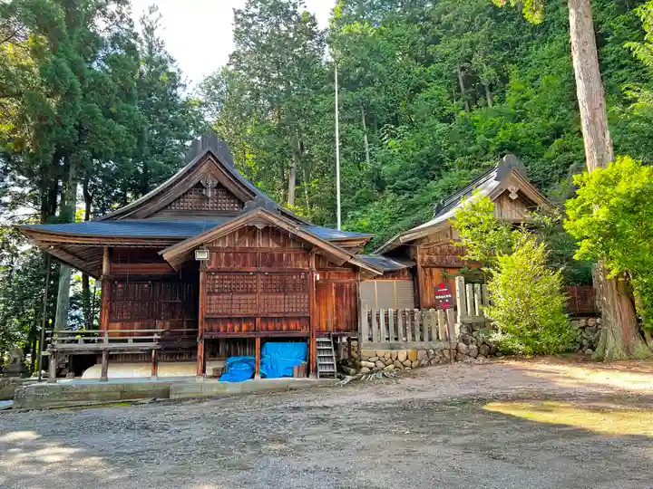 阿多由太神社の本殿・本堂