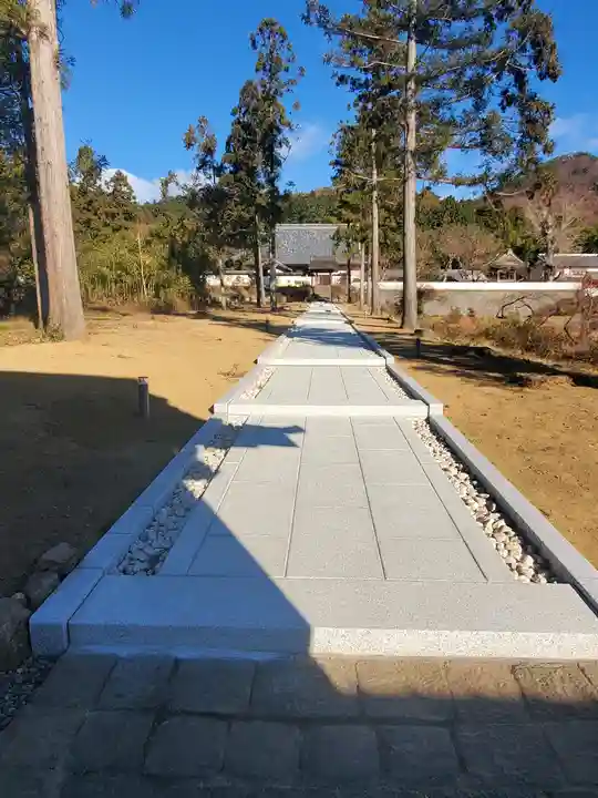 鶏足寺のその他建物