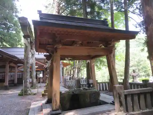 御嶽神社(王滝口）里宮の手水舎
