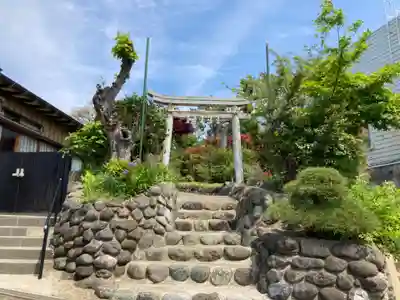 横浜御嶽神社の鳥居