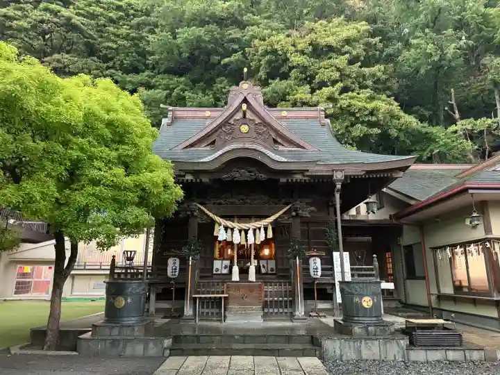 根岸八幡神社の{uncategorized: "未分類", other: "その他", undefined: "問題あり", building: "その他建物", grave: "お墓", sacred_gate: "鳥居", guardian: "狛犬", statue: "像", buddha: "仏像", history: "歴史", nature: "自然", garden: "庭園", animal: "動物", pagoda: "塔", temizu: "手水舎", mountain_gate: "山門・神門", sanctuary: "本殿・本堂", subordinate: "末社・摂社", art: "芸術", scenery: "景色", jizo: "地蔵", ema: "絵馬", goshuin: "御朱印", omikuji: "おみくじ", items: "授与品その他", amulet: "お守り", goshuincho: "御朱印帳", eats: "食事", festival: "お祭り", votive_dance: "神楽", shichigosan: "七五三参", wedding: "結婚式", experience: "体験その他", initially: "初詣", around: "周辺", anti_infection: "感染症対策"}
