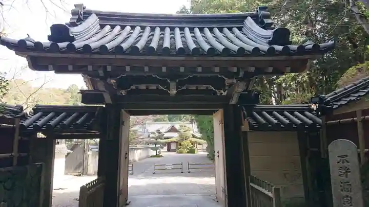 円照寺の山門・神門