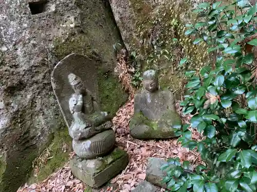 小田倉神社の像