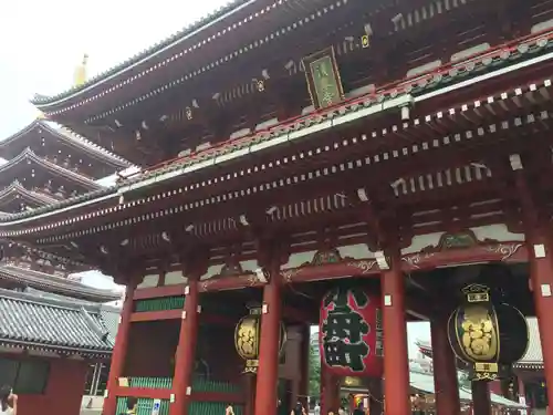 浅草寺の山門