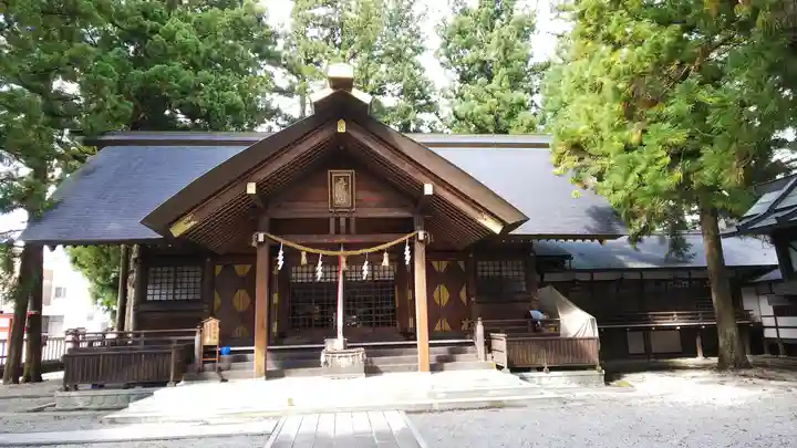 飛騨総社の本殿・本堂