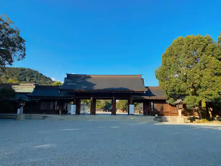 橿原神宮の山門・神門