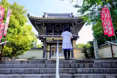 満福寺（三好稲荷閣）の{uncategorized: "未分類", other: "その他", undefined: "問題あり", building: "その他建物", grave: "お墓", sacred_gate: "鳥居", guardian: "狛犬", statue: "像", buddha: "仏像", history: "歴史", nature: "自然", garden: "庭園", animal: "動物", pagoda: "塔", temizu: "手水舎", mountain_gate: "山門・神門", sanctuary: "本殿・本堂", subordinate: "末社・摂社", art: "芸術", scenery: "景色", jizo: "地蔵", ema: "絵馬", goshuin: "御朱印", omikuji: "おみくじ", items: "授与品その他", amulet: "お守り", goshuincho: "御朱印帳", eats: "食事", festival: "お祭り", votive_dance: "神楽", shichigosan: "七五三参", wedding: "結婚式", experience: "体験その他", initially: "初詣", around: "周辺", anti_infection: "感染症対策"}
