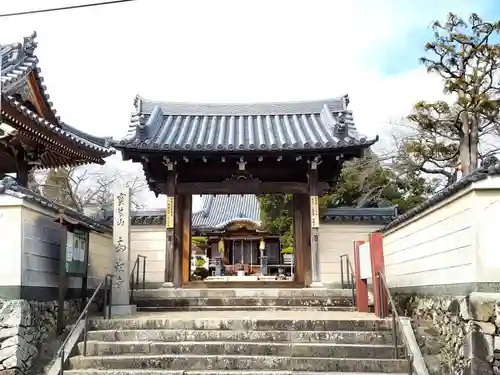 帝釈寺の山門