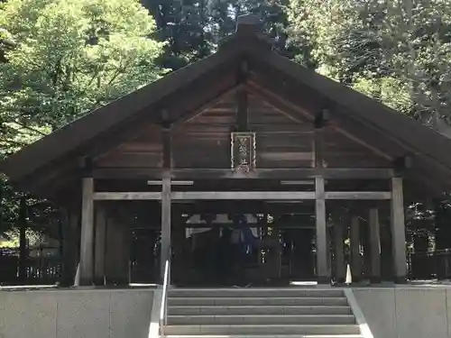 開拓神社の本殿