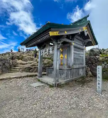 白山比咩神社　奥宮の本殿・本堂